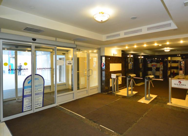 Панорама: Вид входной группы внутри зданий